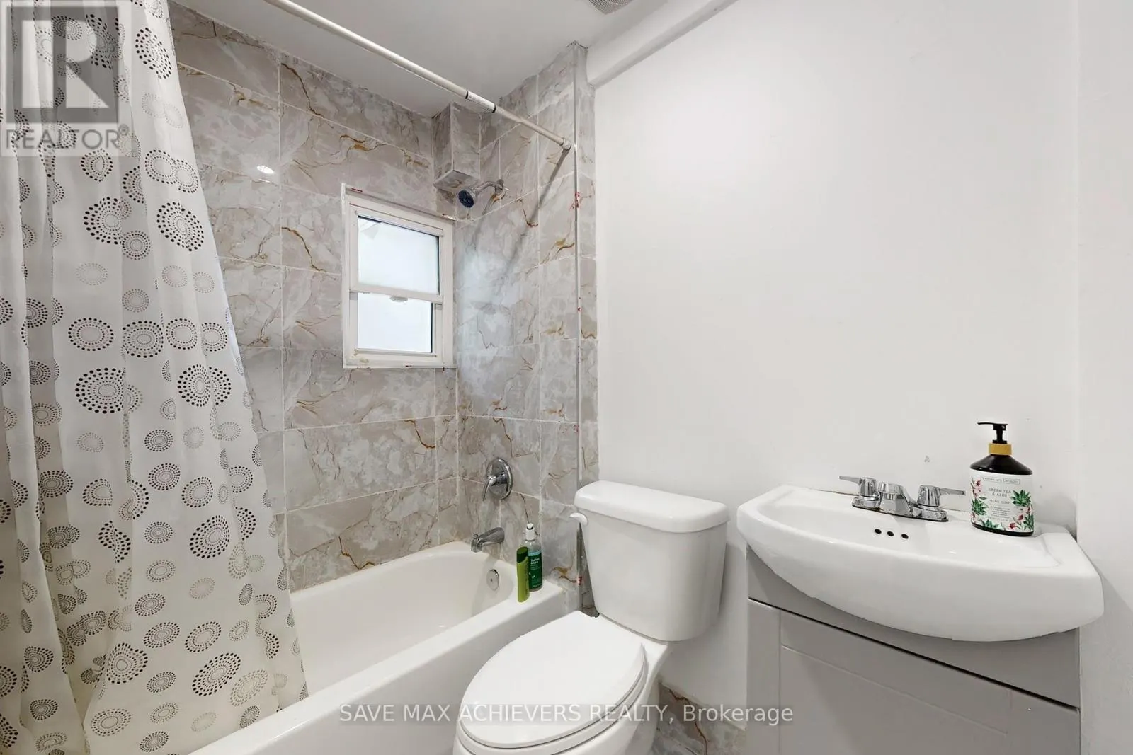 43 NORMANHURST AVENUE
