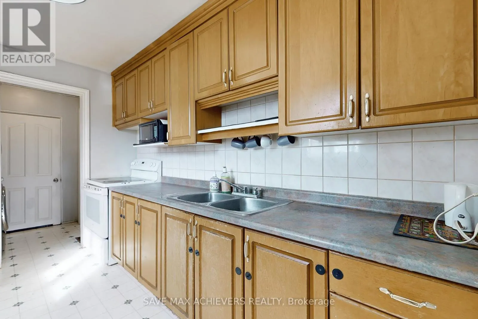 43 NORMANHURST AVENUE