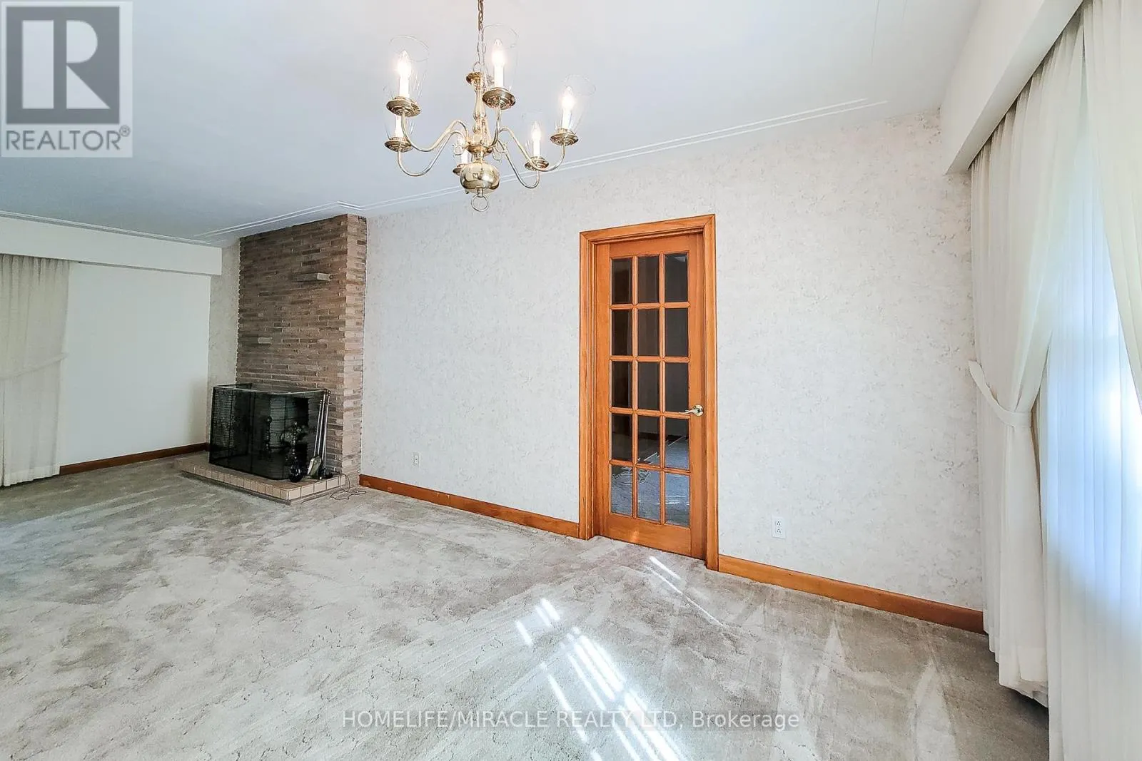 18 MANOR PLACE