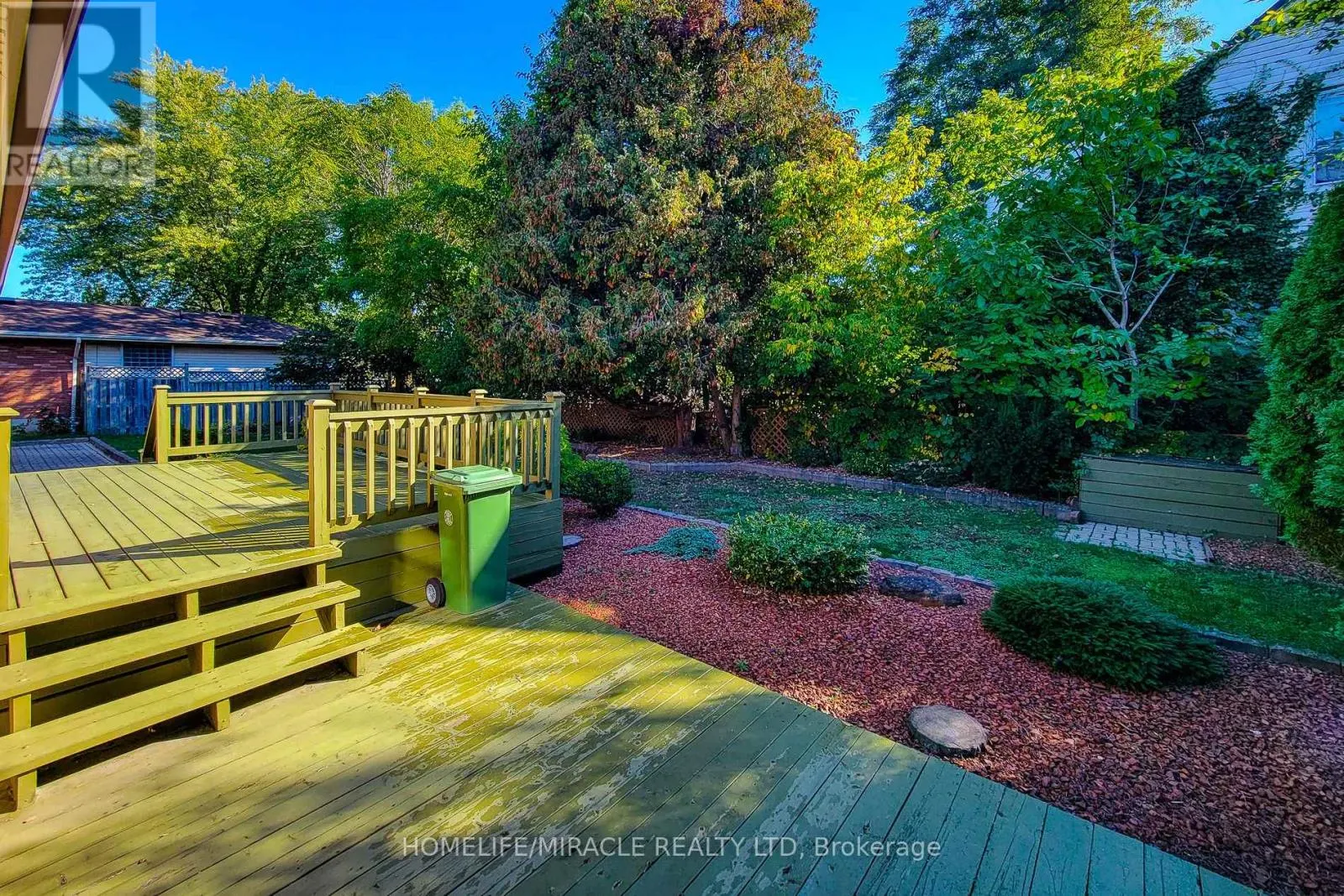 18 MANOR PLACE