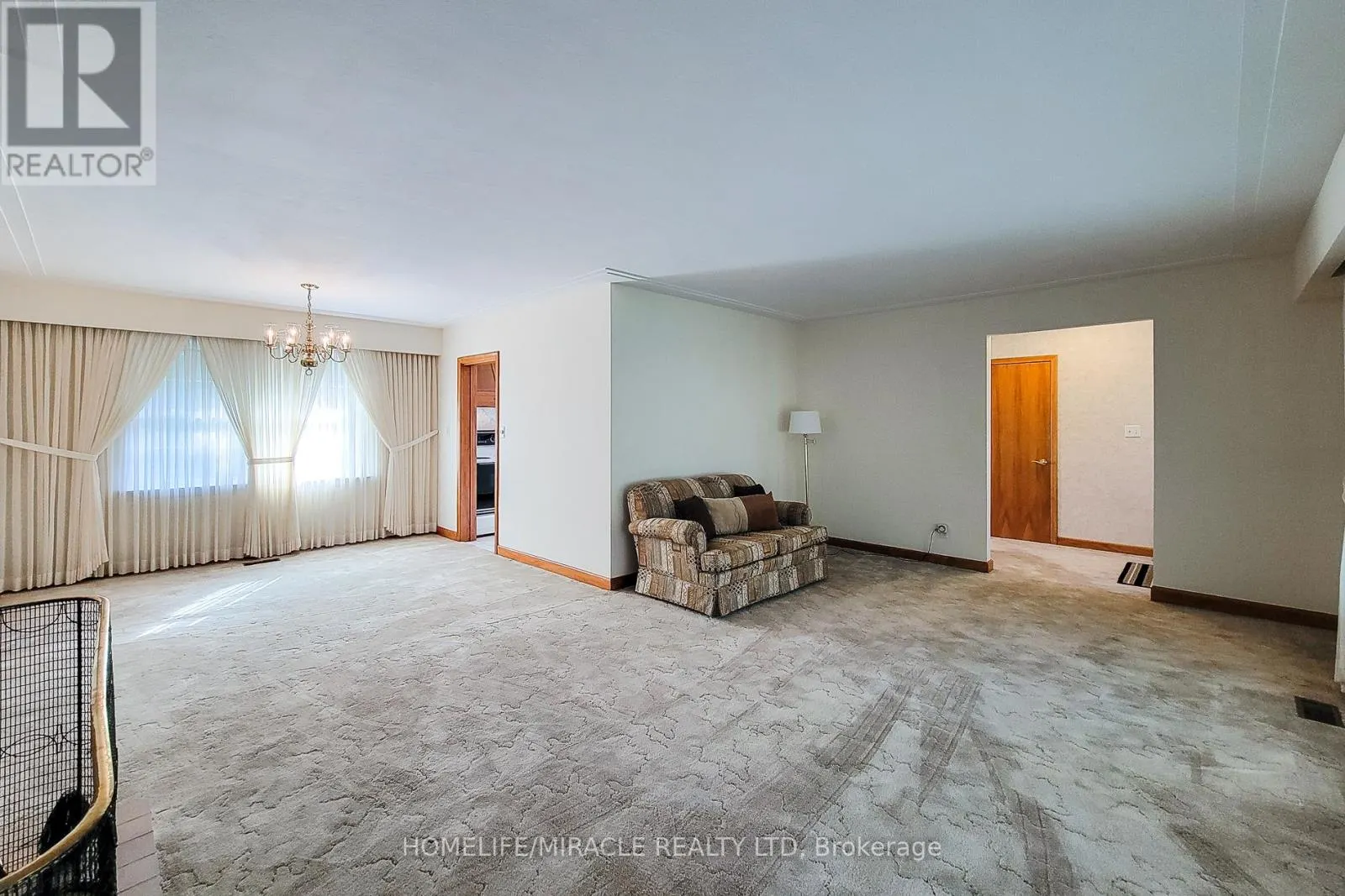18 MANOR PLACE
