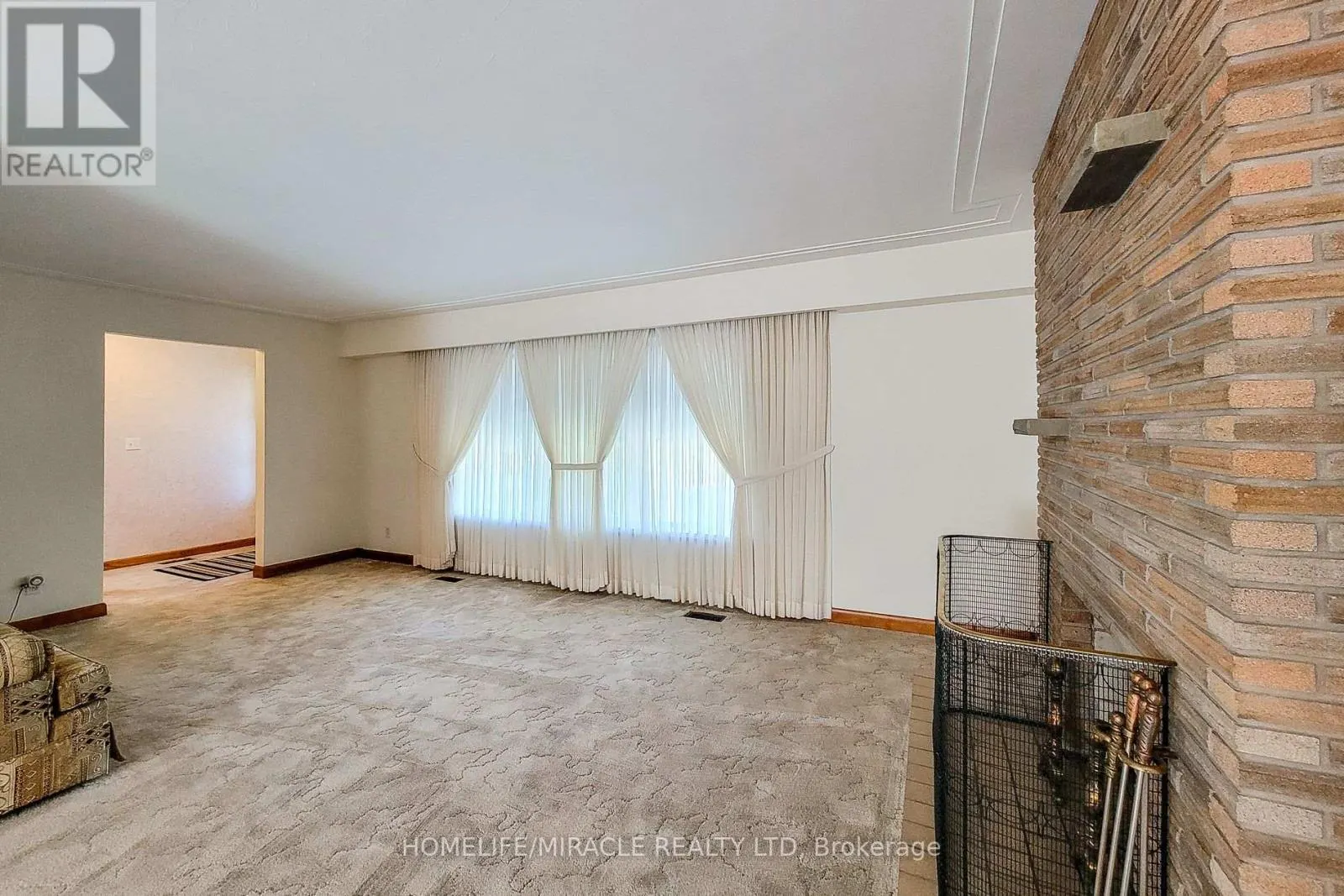 18 MANOR PLACE