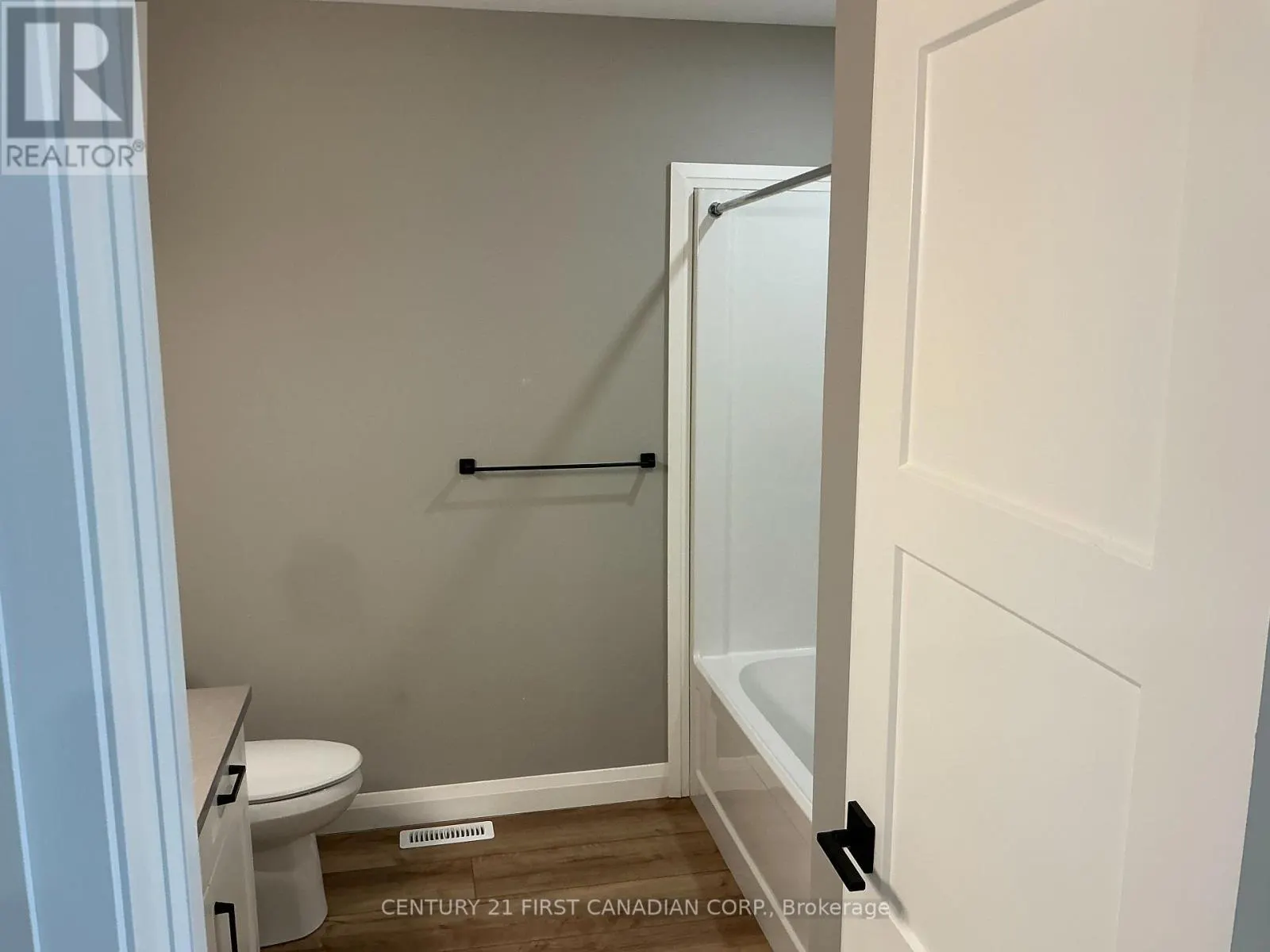 26 - 17 NICHOLSON STREET, #26