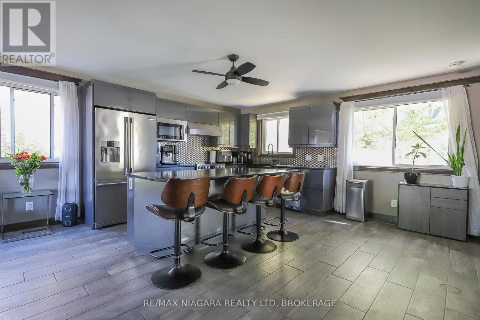 21 JESSICA DRIVE