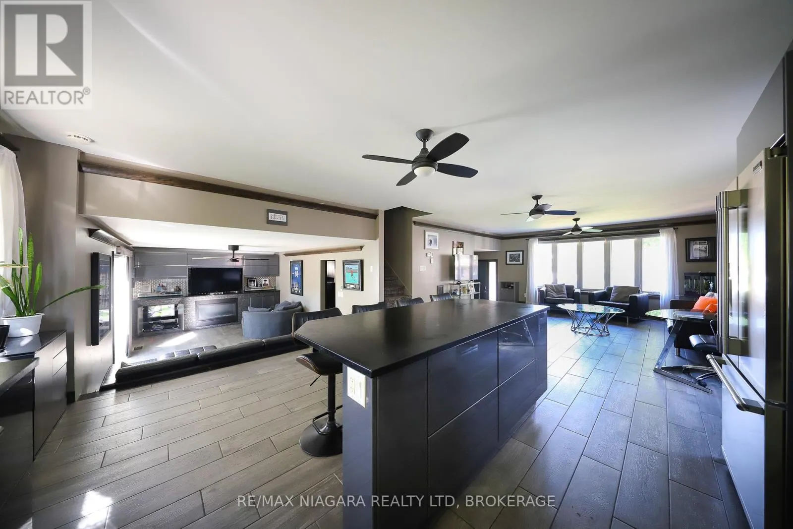 21 JESSICA DRIVE