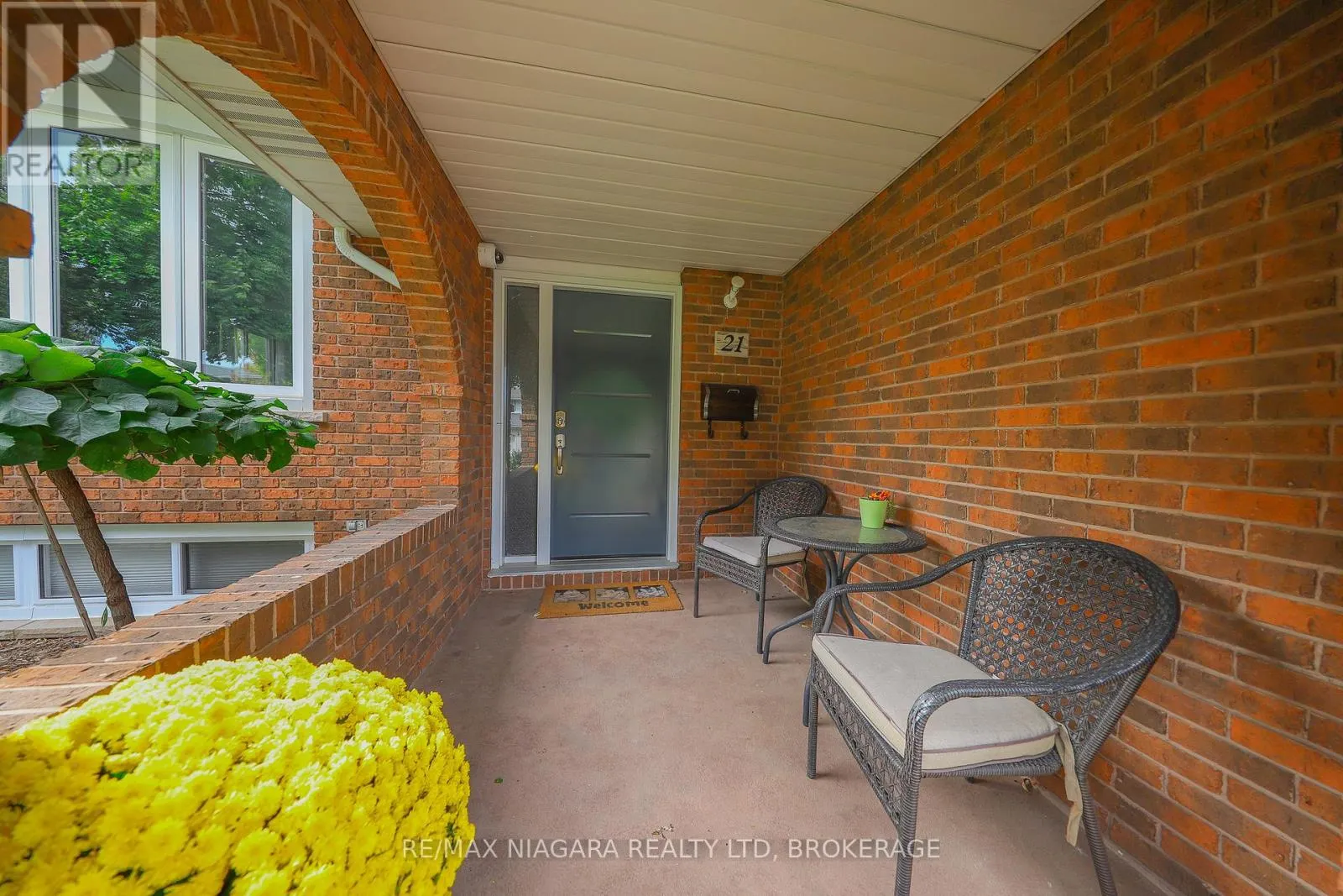 21 JESSICA DRIVE