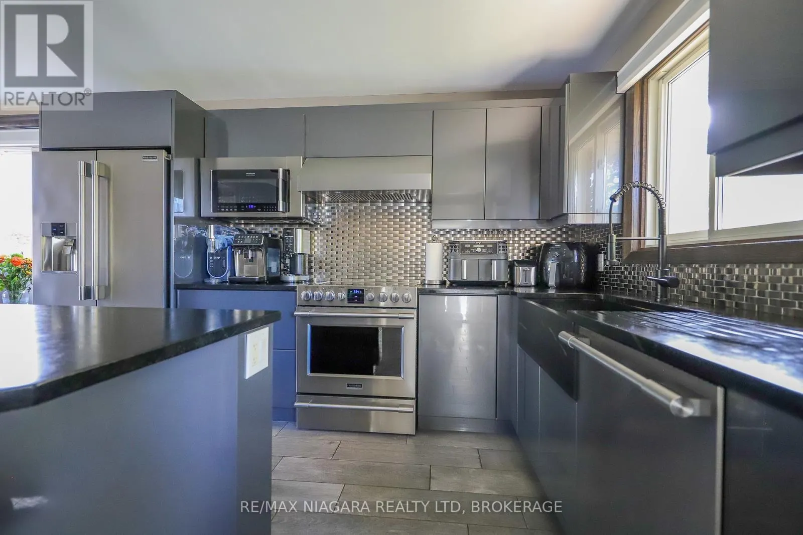 21 JESSICA DRIVE