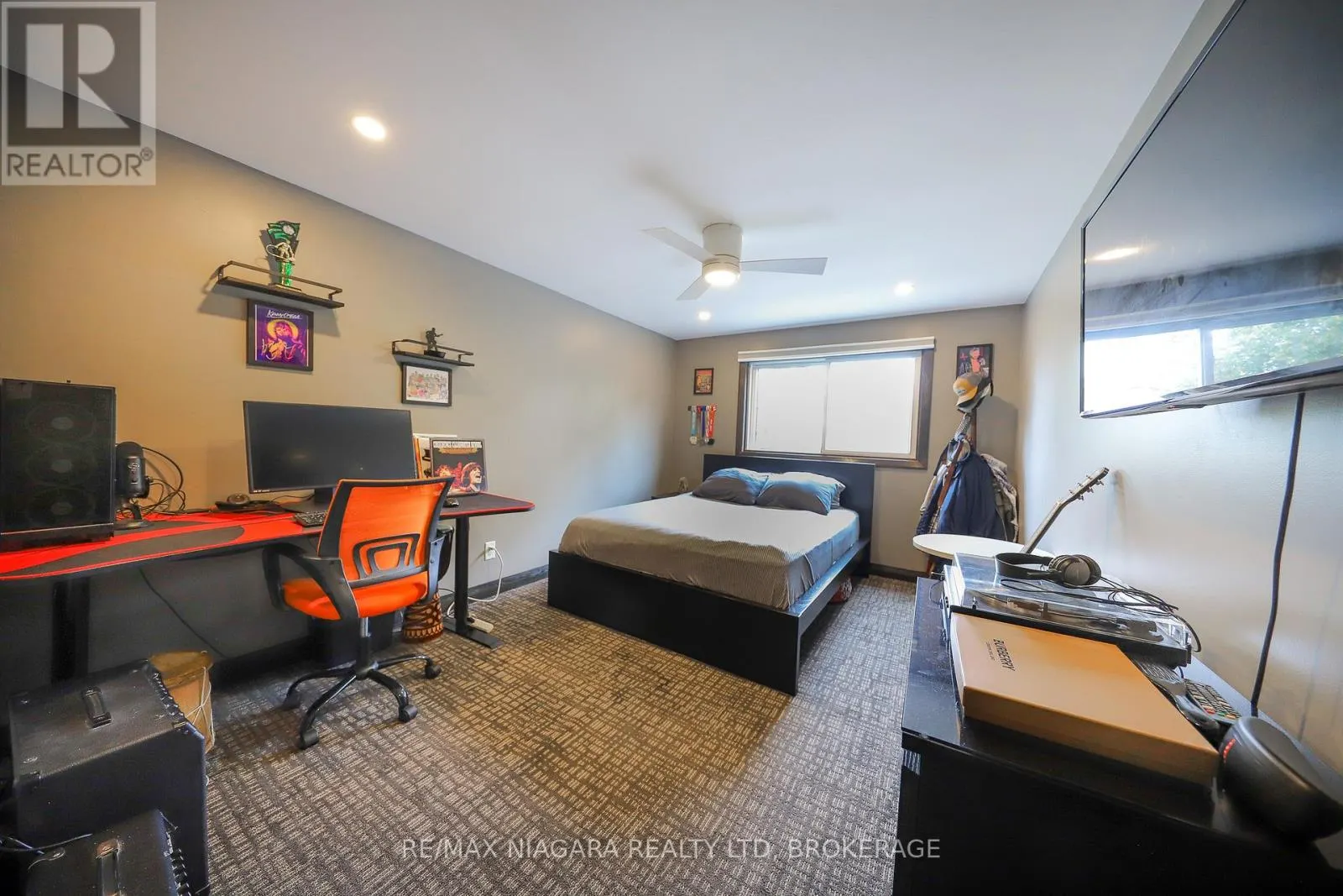 21 JESSICA DRIVE