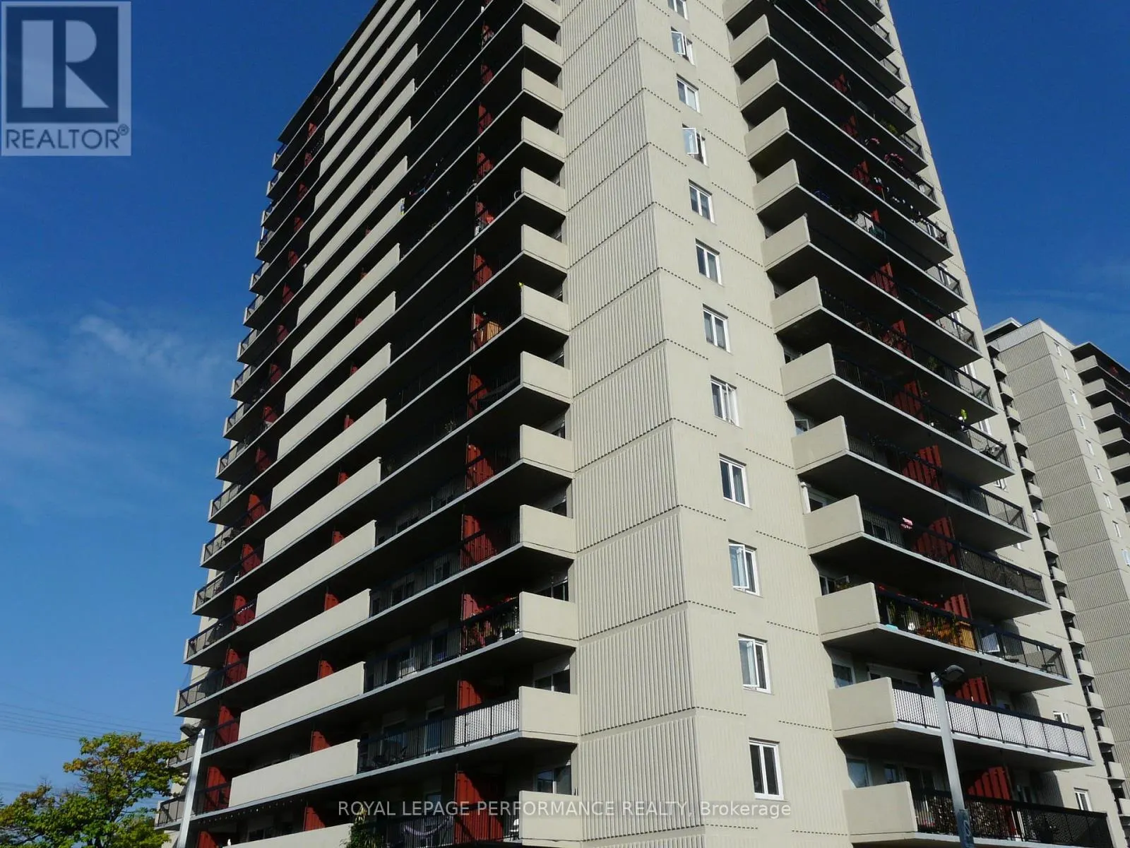 PENTHOUSE 2 - 158C MCARTHUR AVENUE
