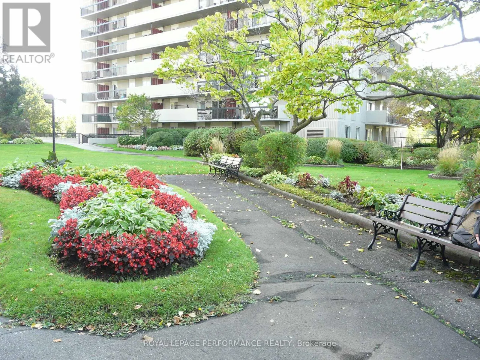 PENTHOUSE 2 - 158C MCARTHUR AVENUE