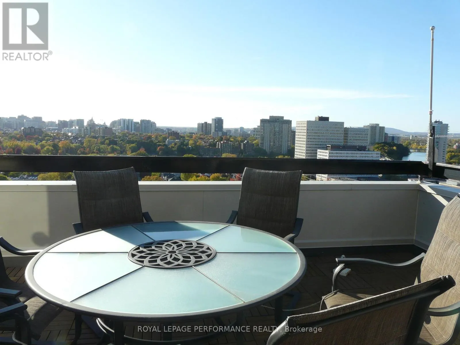 PENTHOUSE 2 - 158C MCARTHUR AVENUE