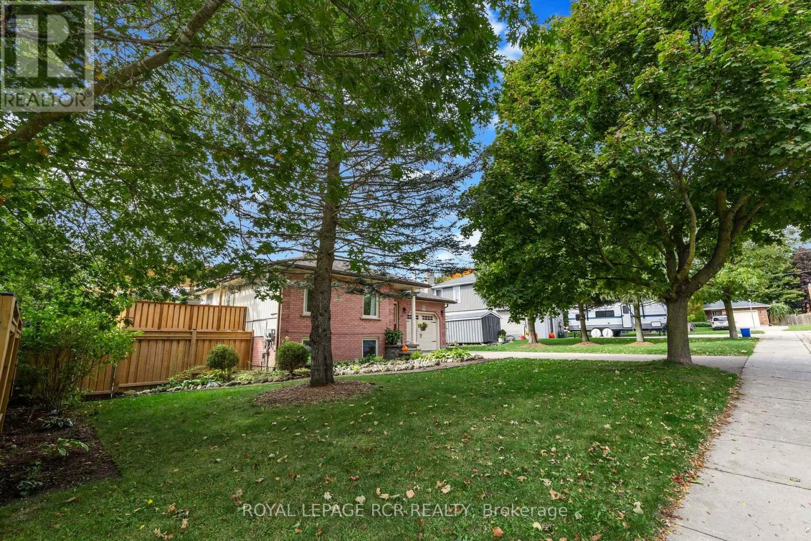 56 WILSON CRESCENT