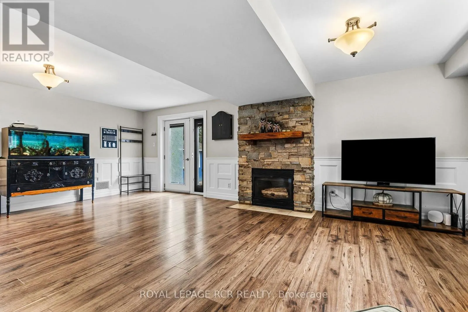 56 WILSON CRESCENT