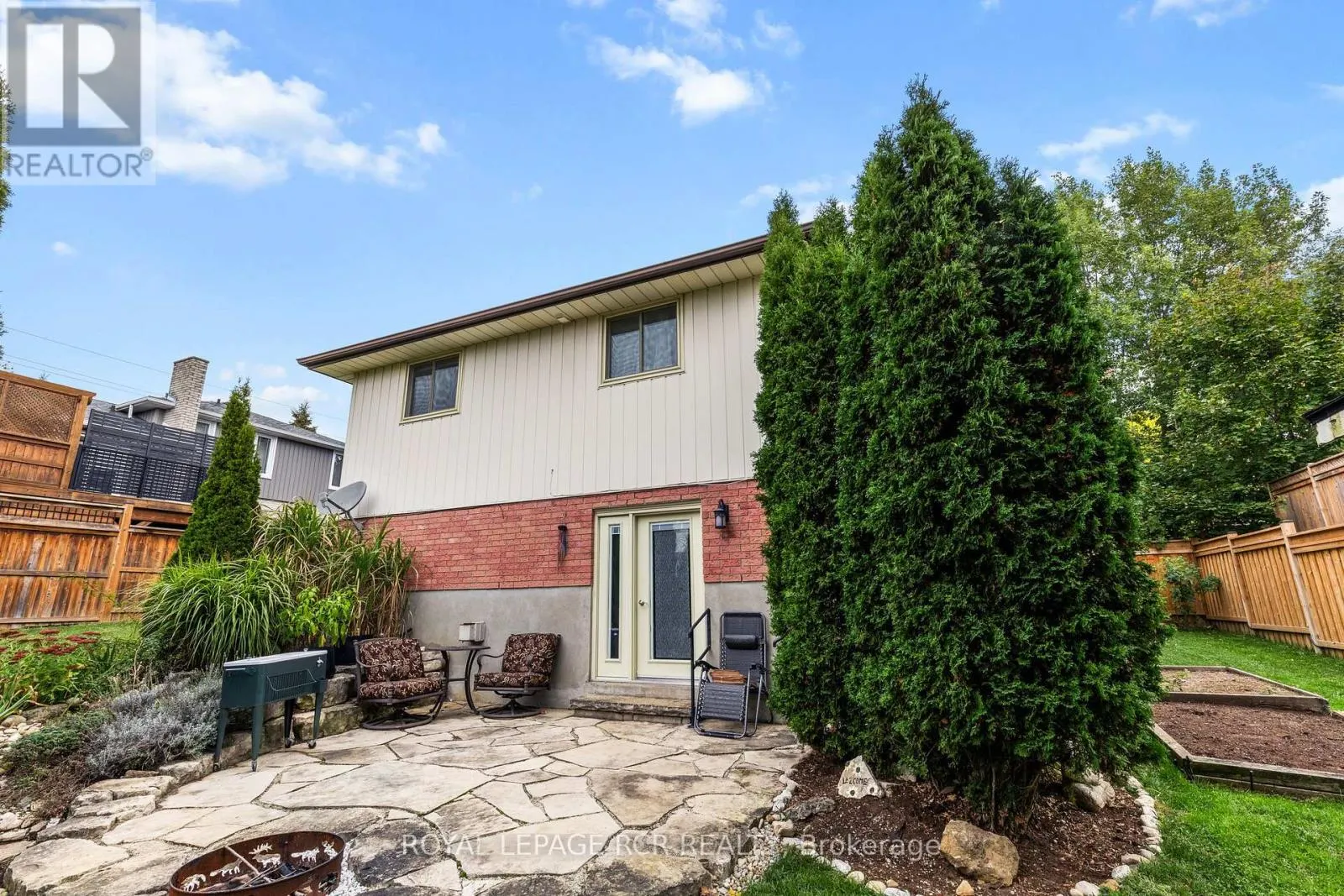 56 WILSON CRESCENT