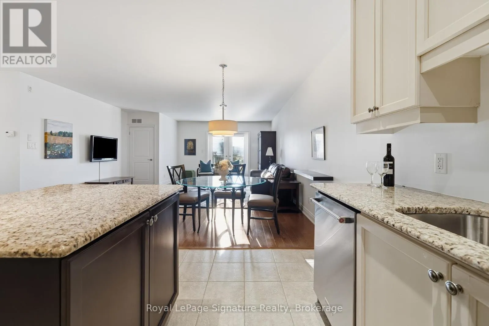 207 - 27 BEAVER STREET, #207