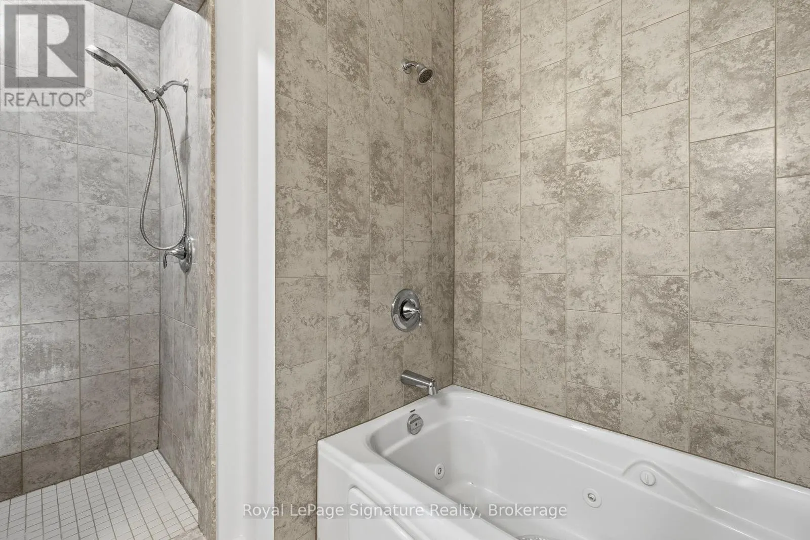 207 - 27 BEAVER STREET, #207