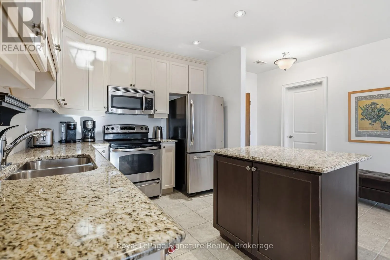 207 - 27 BEAVER STREET, #207