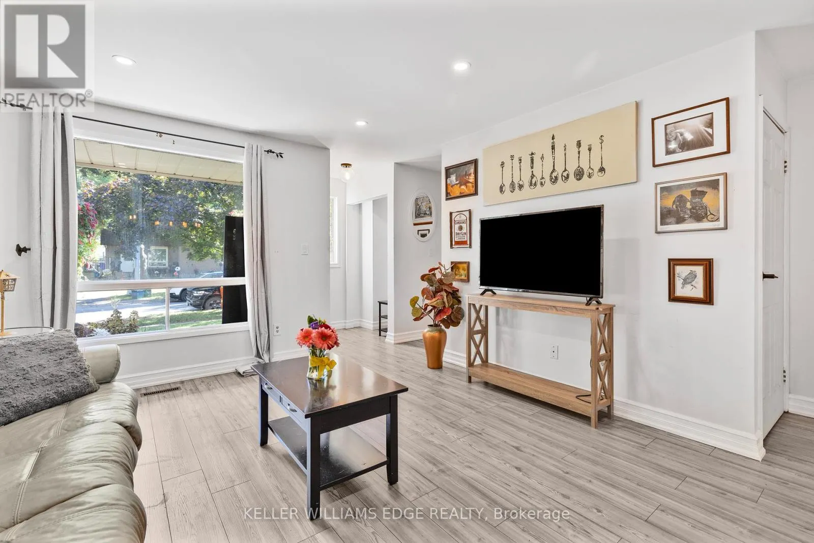 117 GRAYSTONE CRESCENT