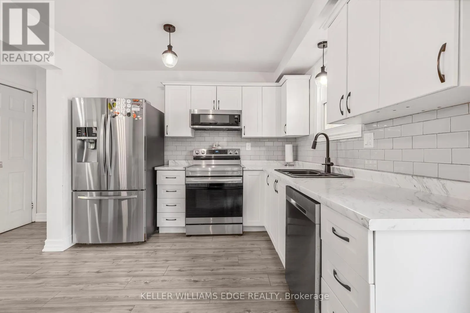 117 GRAYSTONE CRESCENT