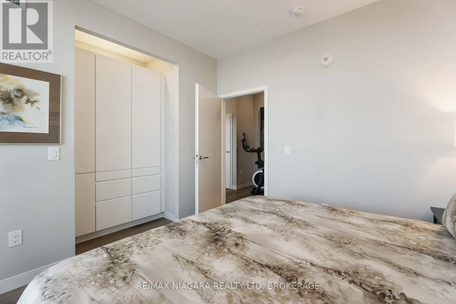 PENTHOUSE UNIT 903 - 118 WEST STREET