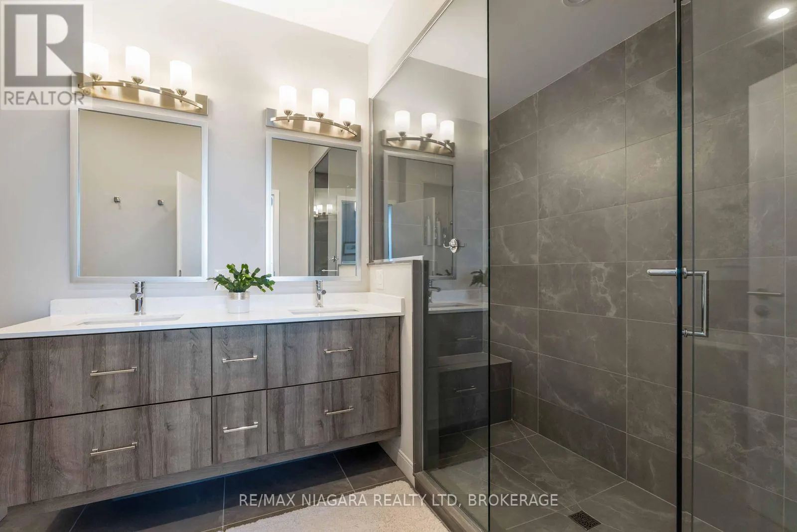 PENTHOUSE UNIT 903 - 118 WEST STREET