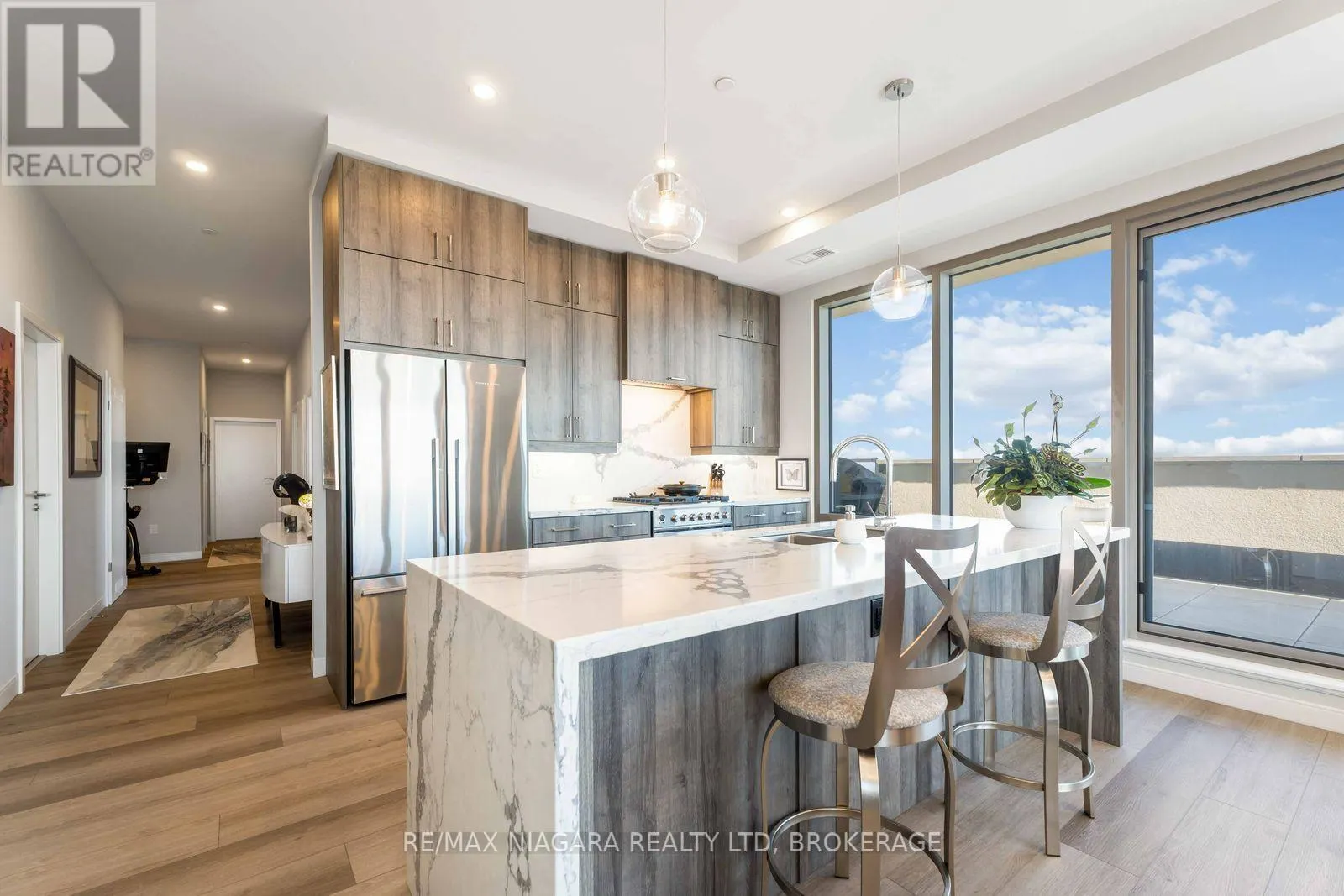 PENTHOUSE UNIT 903 - 118 WEST STREET