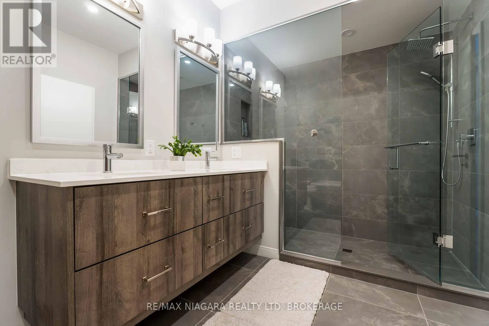 PENTHOUSE UNIT 903 - 118 WEST STREET