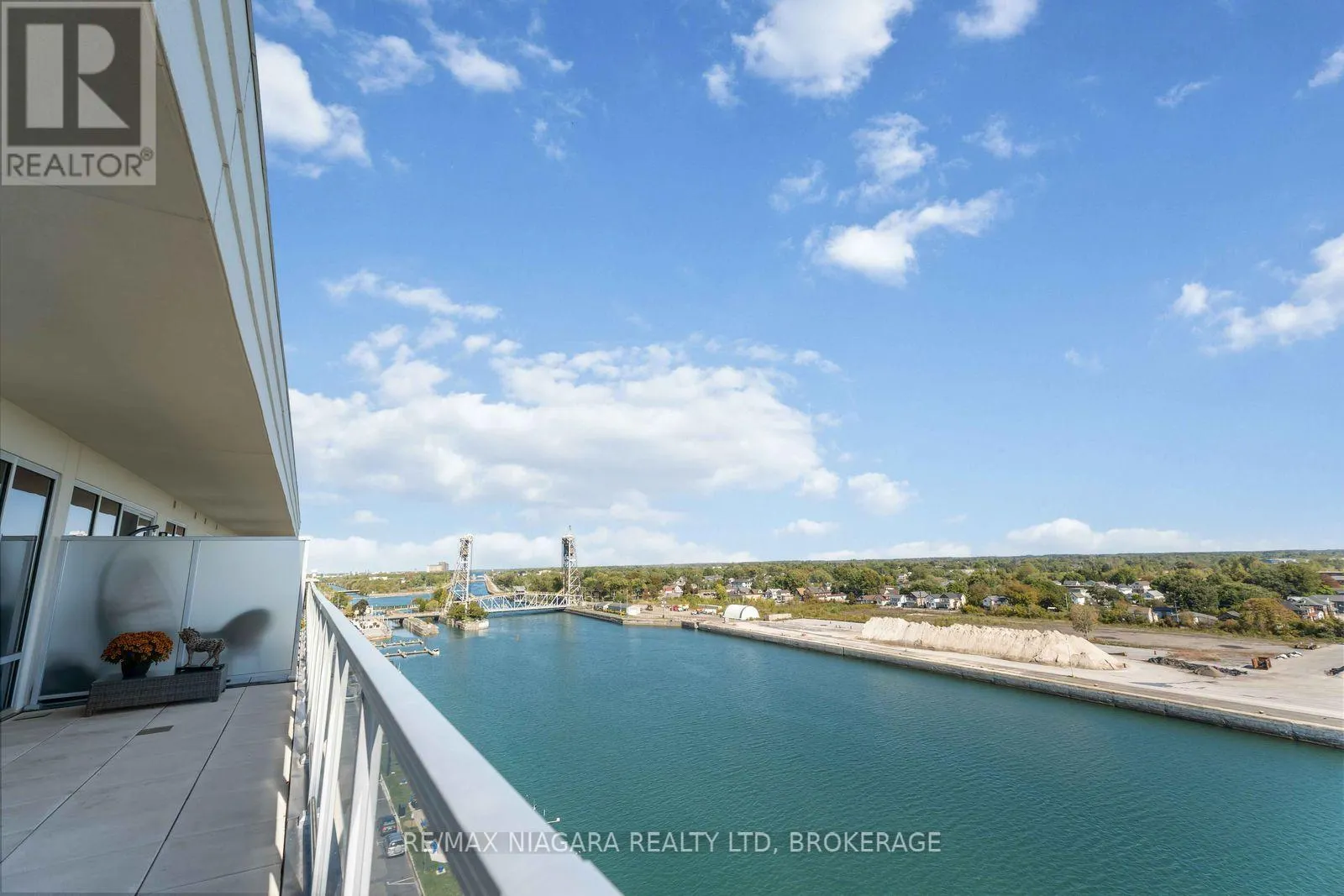 PENTHOUSE UNIT 903 - 118 WEST STREET