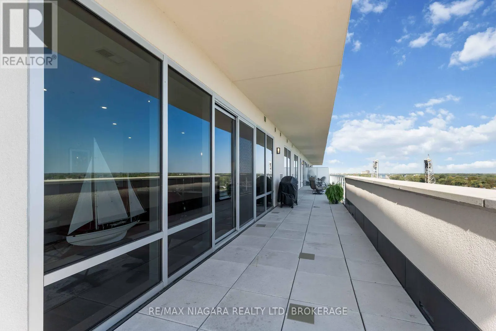 PENTHOUSE UNIT 903 - 118 WEST STREET