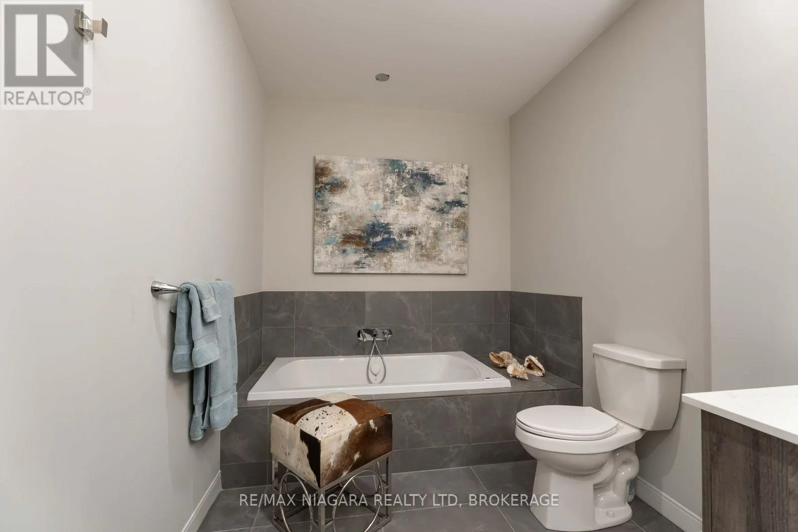 PENTHOUSE UNIT 903 - 118 WEST STREET