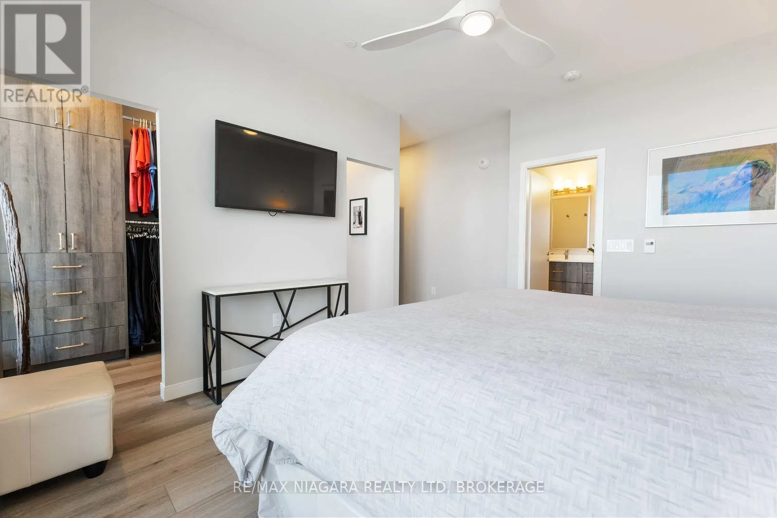 PENTHOUSE UNIT 903 - 118 WEST STREET