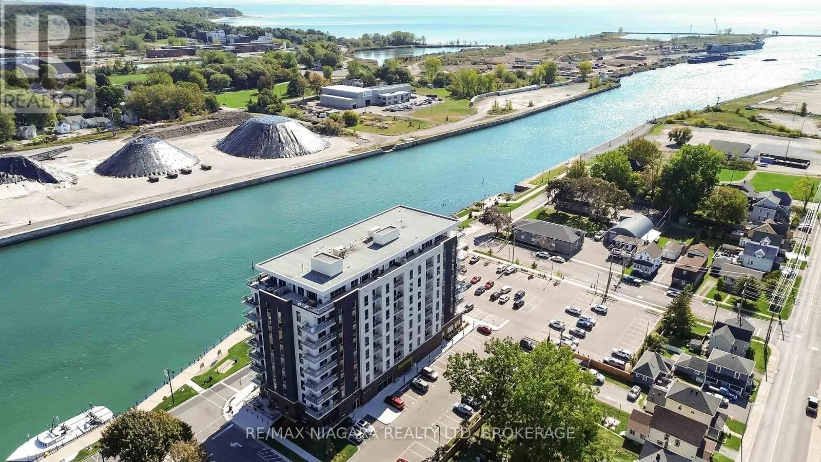 PENTHOUSE UNIT 903 - 118 WEST STREET