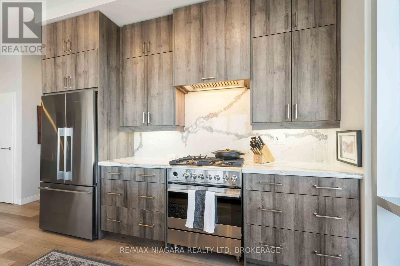 PENTHOUSE UNIT 903 - 118 WEST STREET
