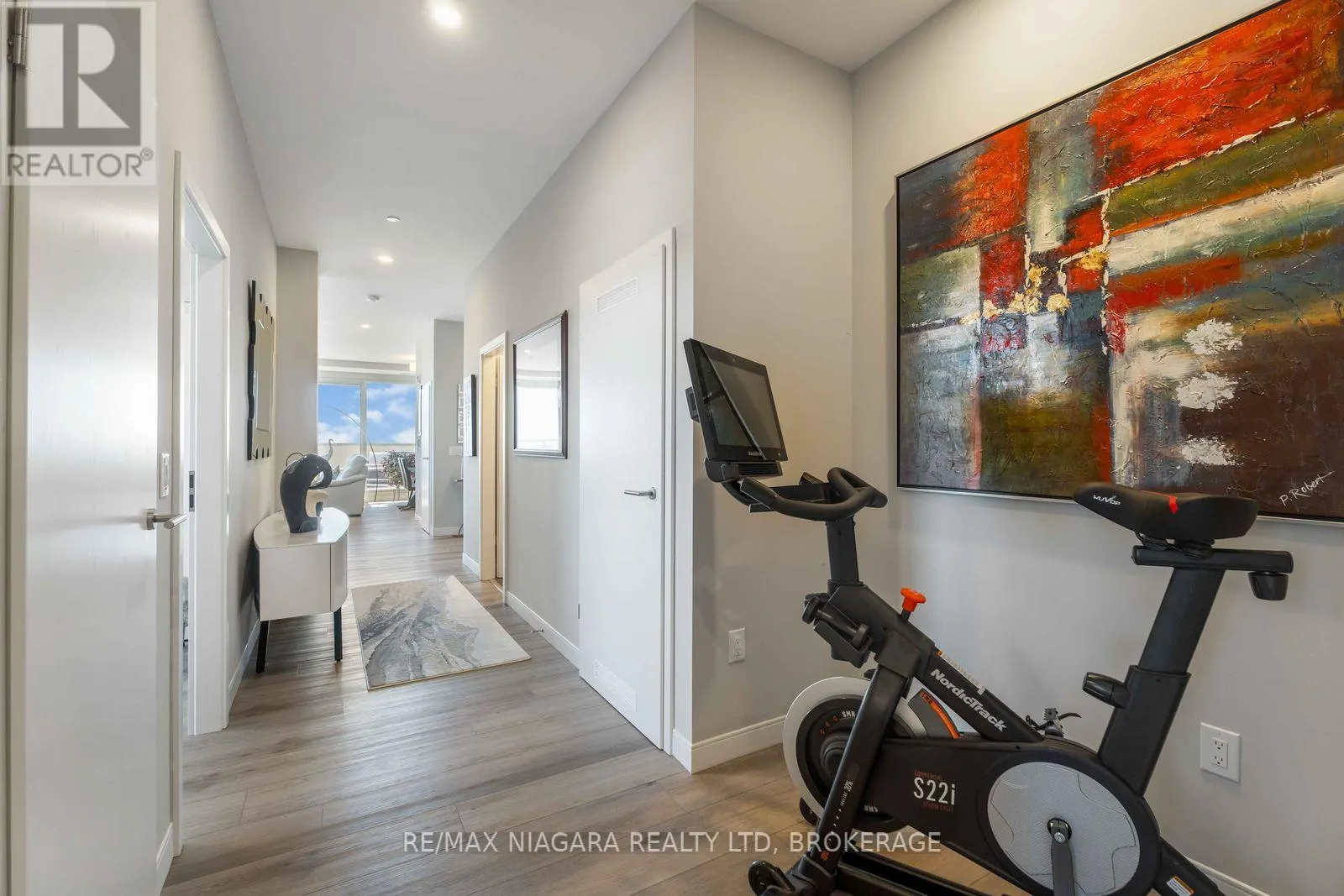 PENTHOUSE UNIT 903 - 118 WEST STREET