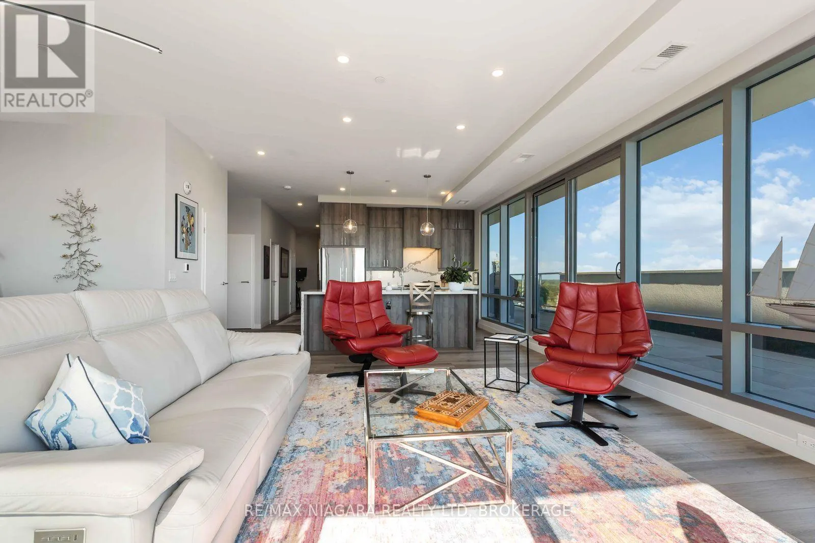 PENTHOUSE UNIT 903 - 118 WEST STREET