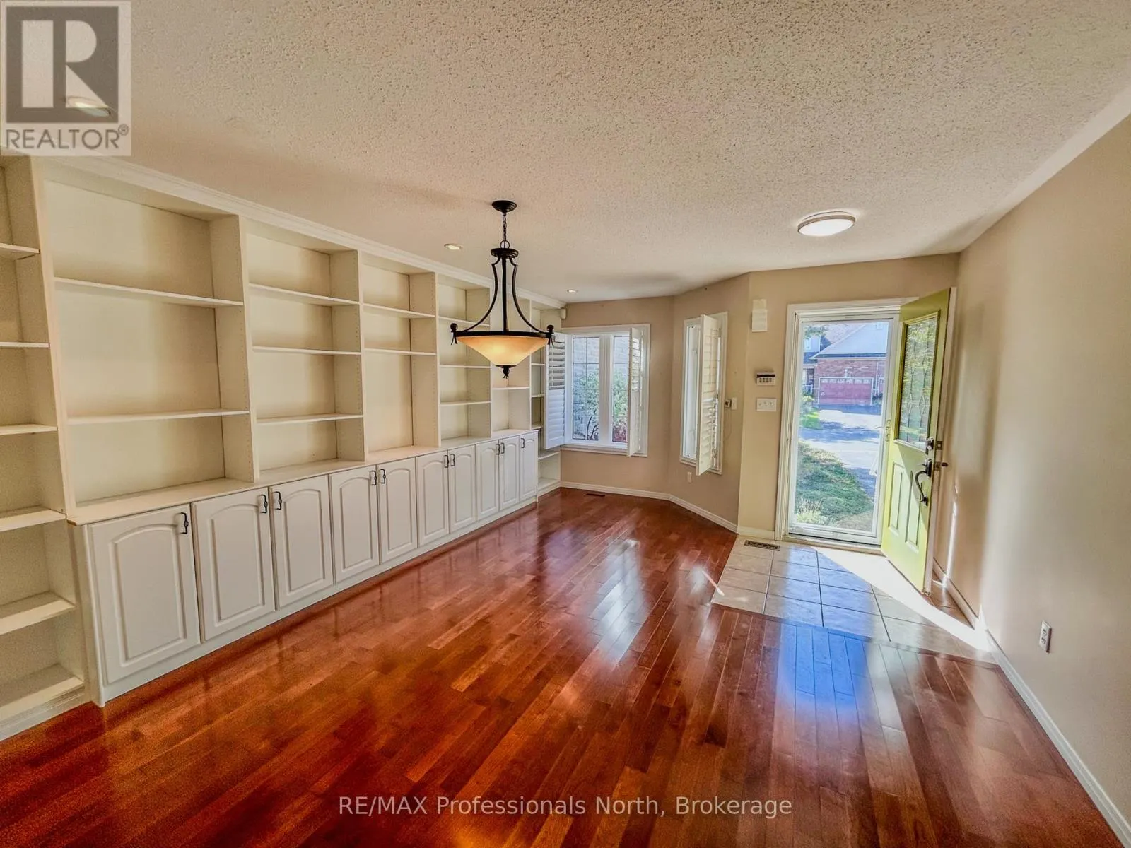 1406 HANCOX COURT