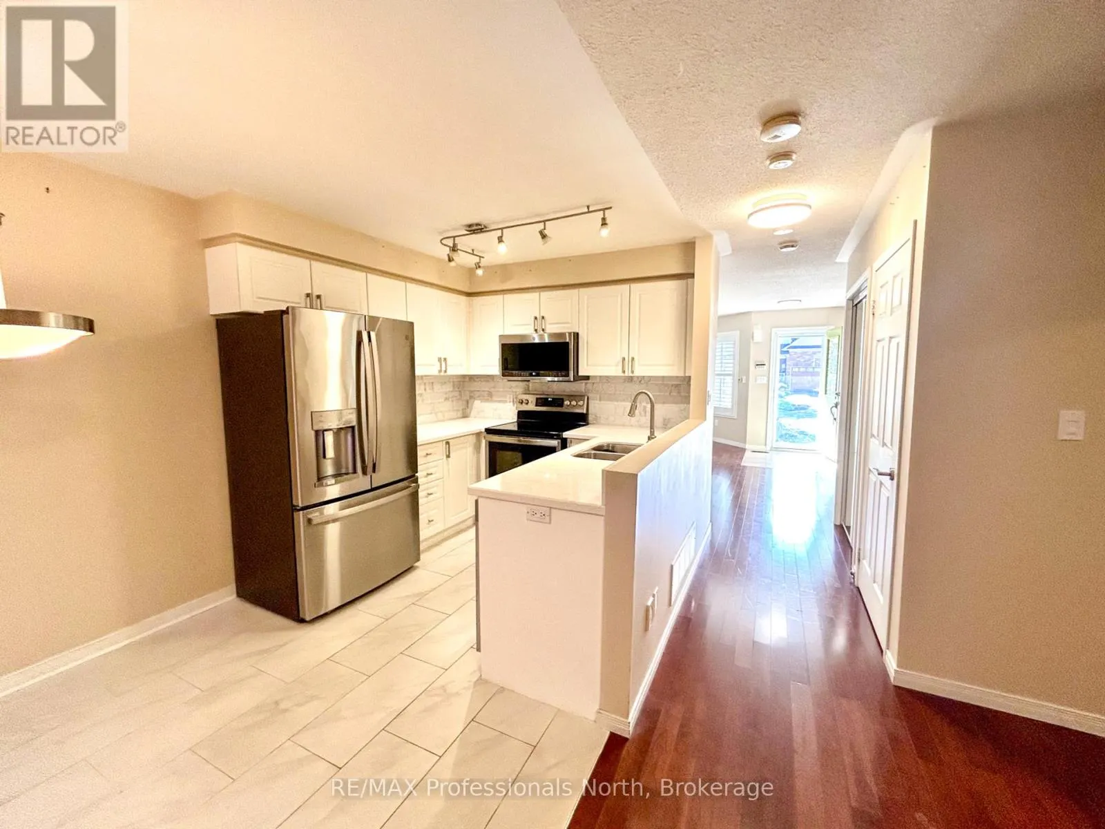 1406 HANCOX COURT