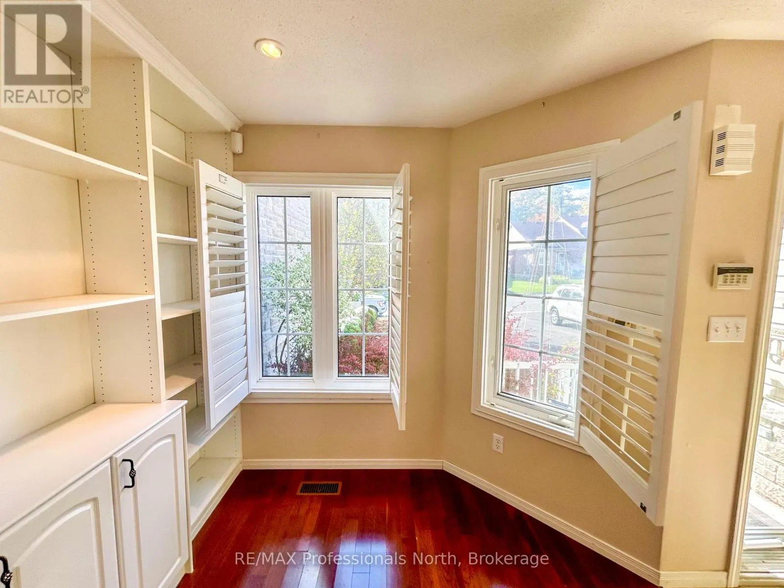 1406 HANCOX COURT