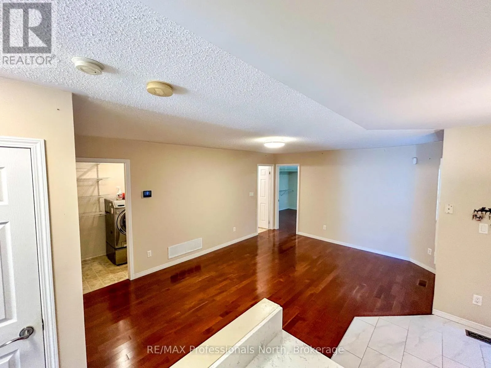 1406 HANCOX COURT
