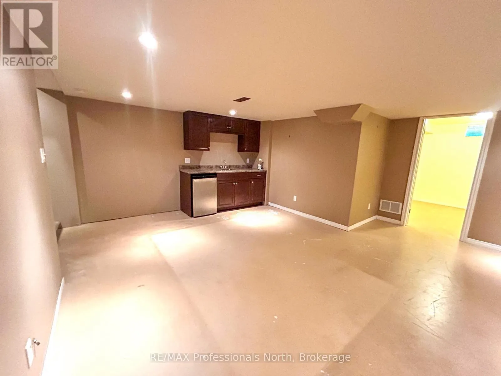 1406 HANCOX COURT