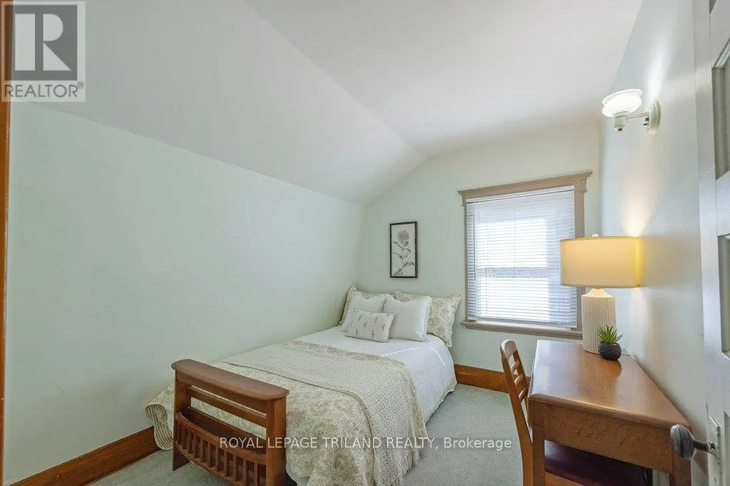 320 HORTON STREET E