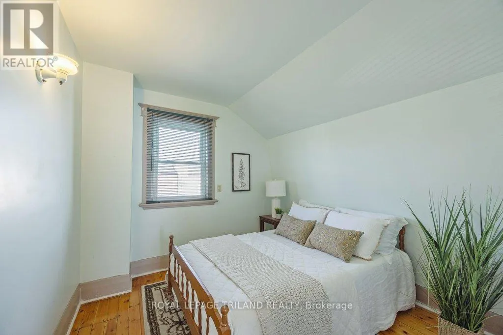 320 HORTON STREET E