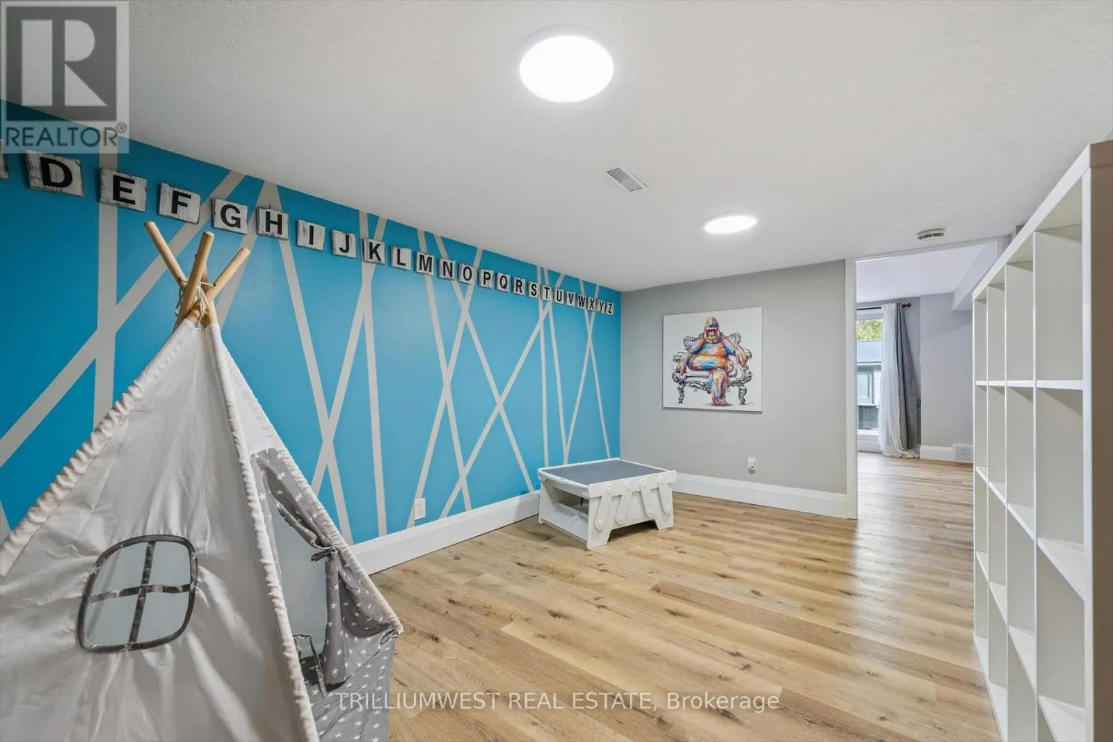 99 DEERWOOD CRESCENT