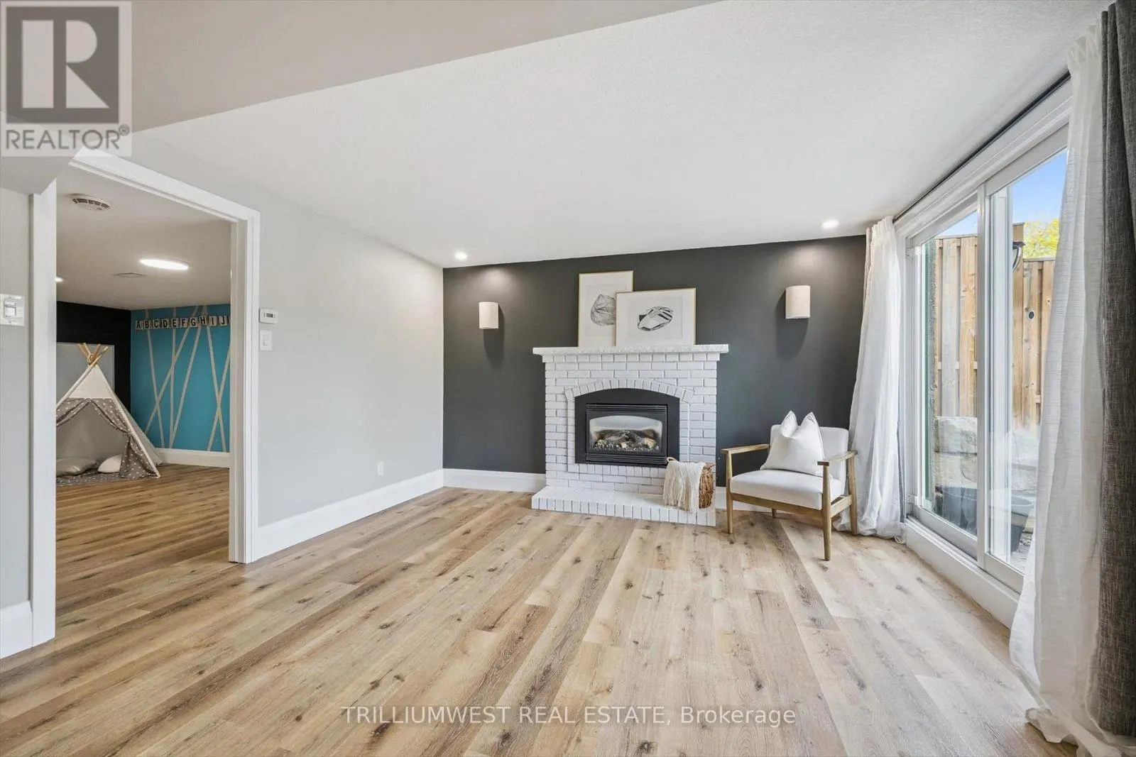 99 DEERWOOD CRESCENT