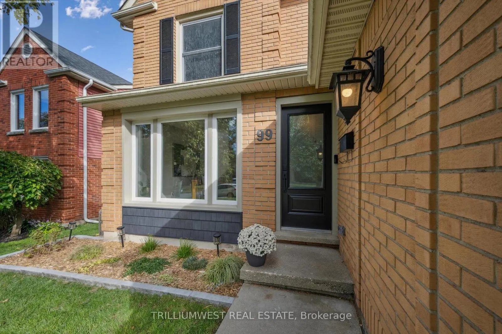 99 DEERWOOD CRESCENT