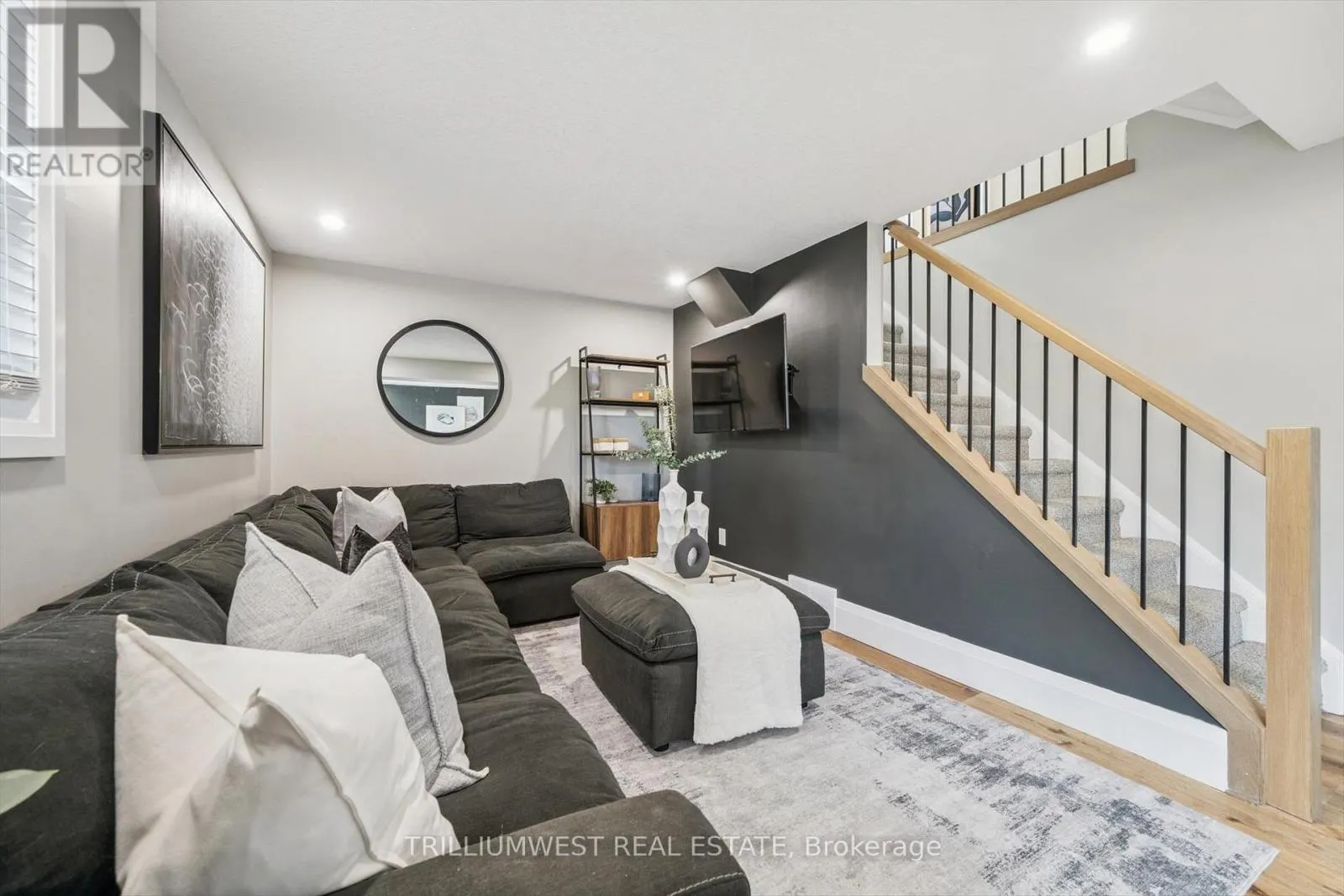 99 DEERWOOD CRESCENT