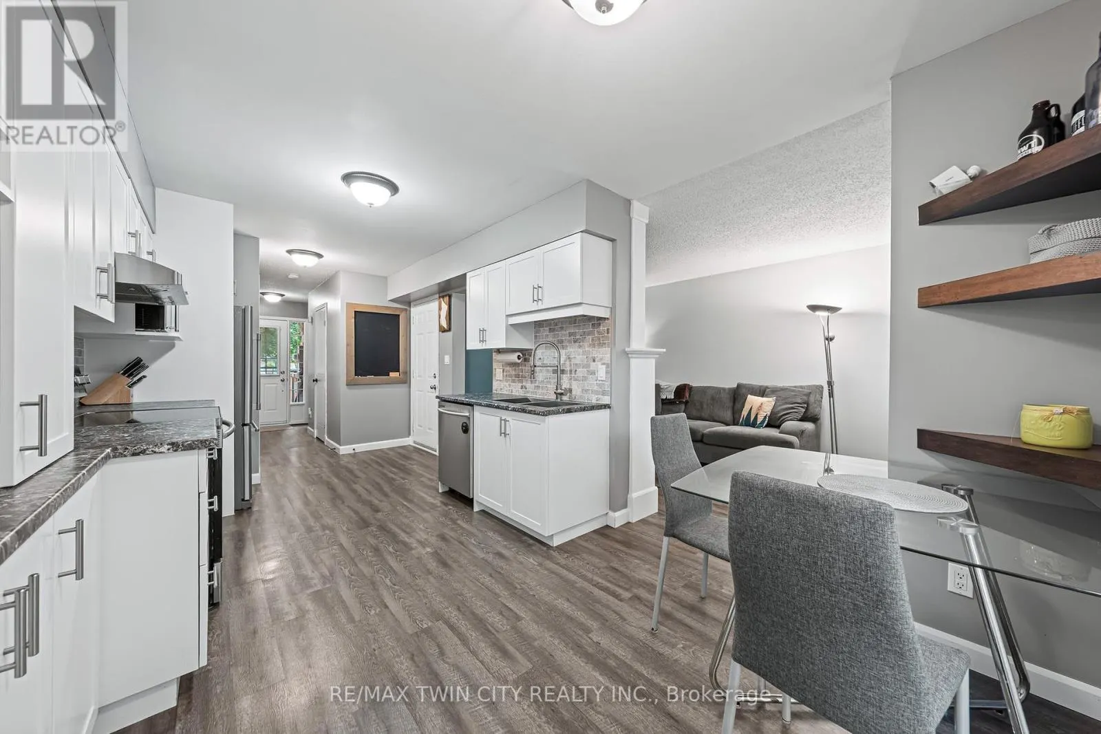 21 GRAYSTONE COURT