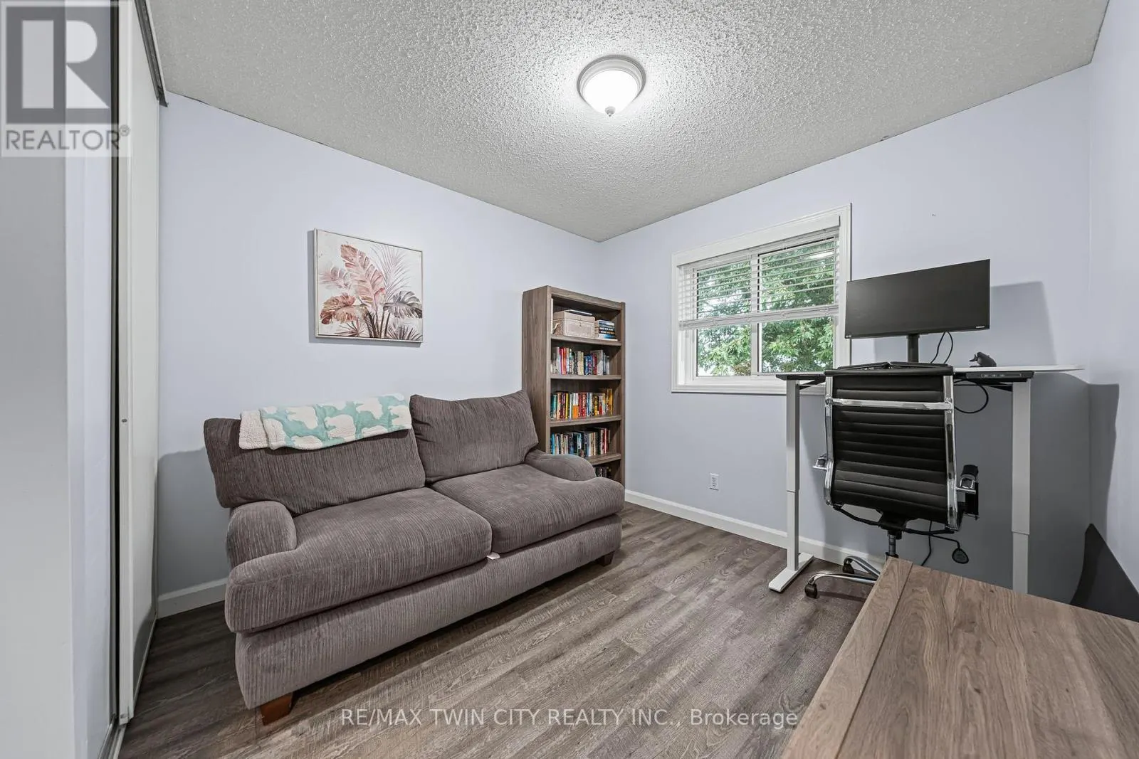 21 GRAYSTONE COURT