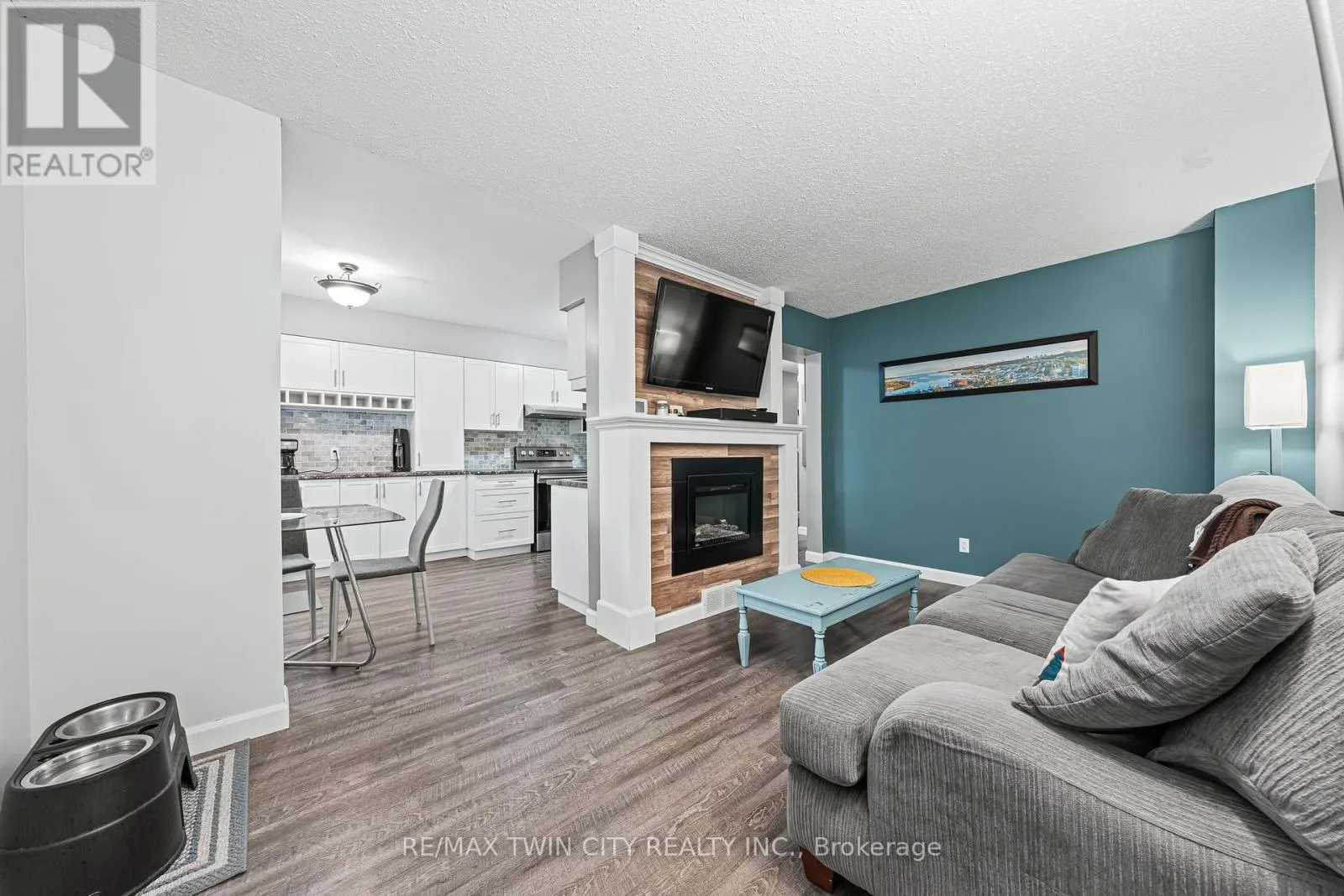 21 GRAYSTONE COURT
