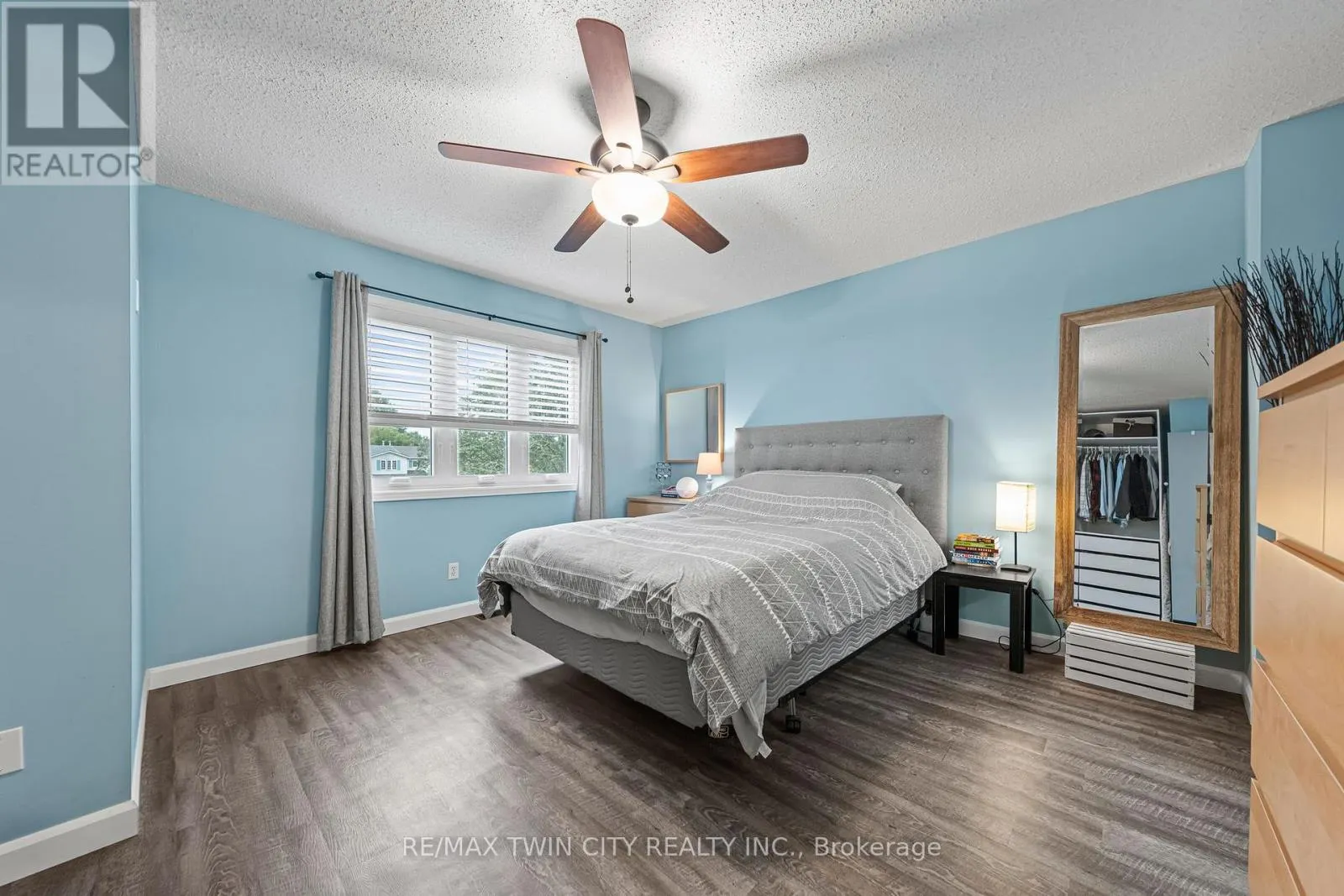 21 GRAYSTONE COURT